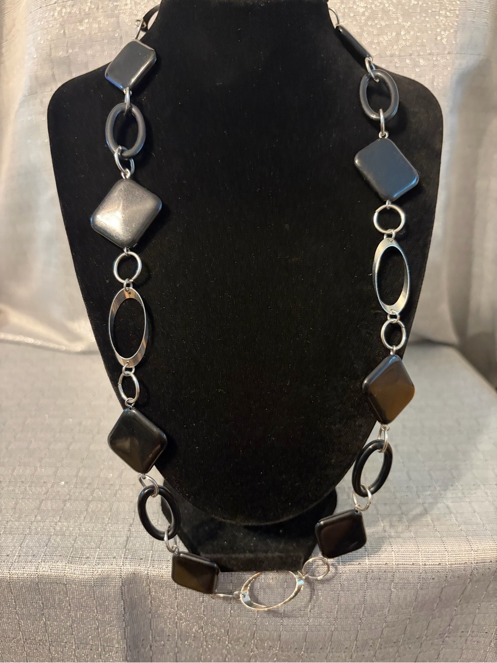 Vintage Chic Black Link Pendant Necklace - Brand